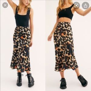 Free People “Kendall” Satin Midi Skirt 💋